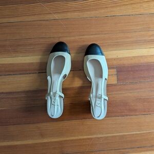 Chic Two-Tone Slingback Flats